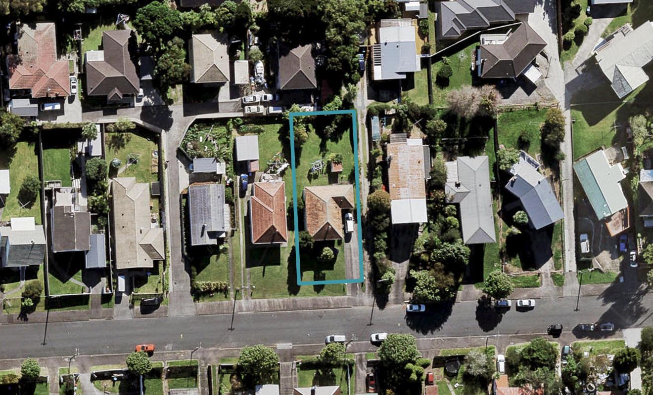 44 Holbrook Street, Blockhouse Bay, Auckland - Carousel 1