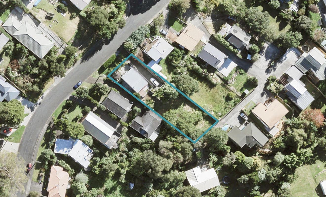 16 Elliston Crescent, Stanmore Bay, Whangaparaoa - Carousel 1
