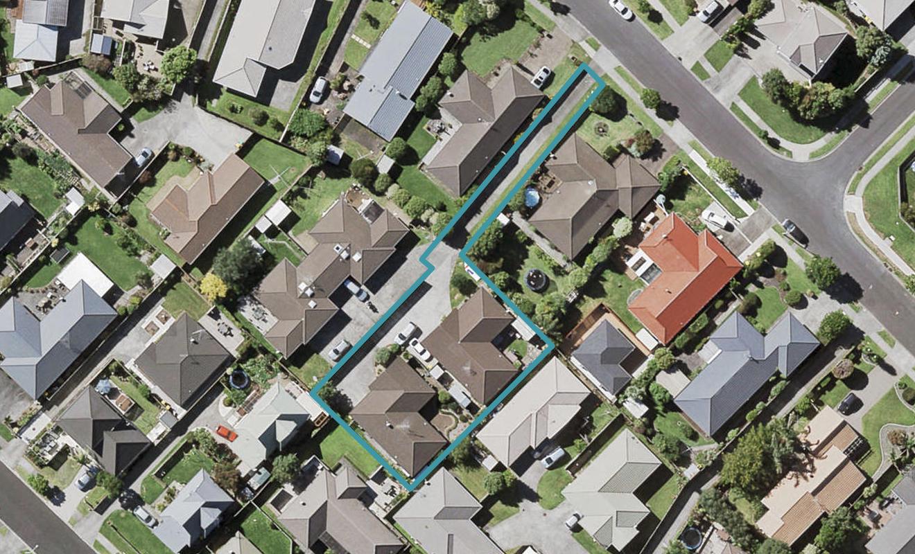 2/44 West Fairway, Golflands, Auckland - Carousel 1