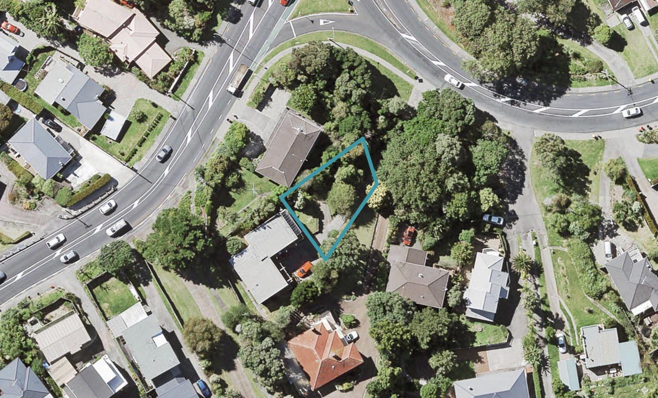 608A Beach Road, Rothesay Bay, Auckland - Carousel 1