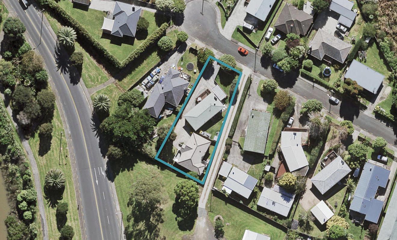 1/12 Coletta Lane, Te Atatū South, Auckland - Carousel 1