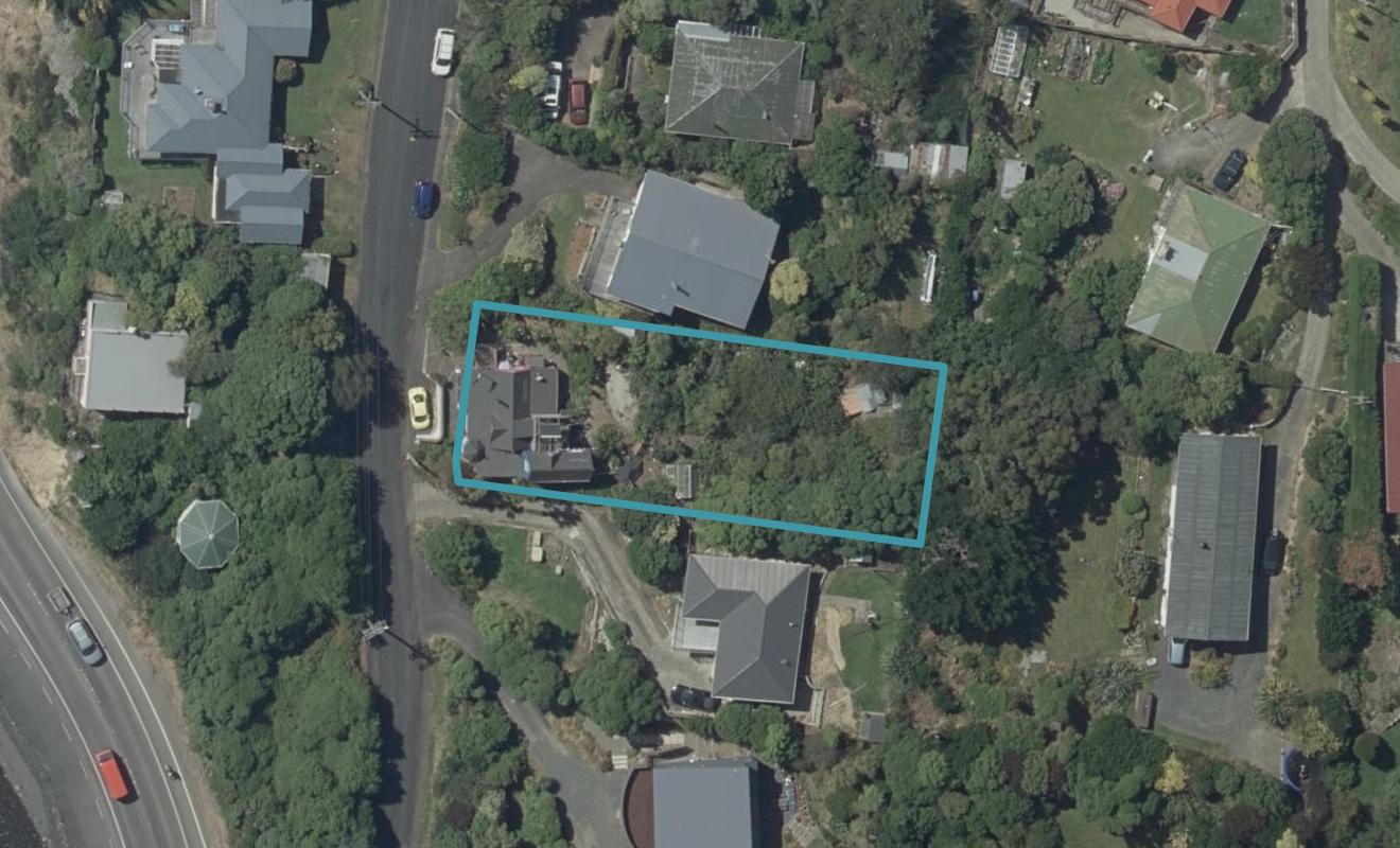 7 Bayne Terrace, Macandrew Bay, Dunedin - Carousel 1