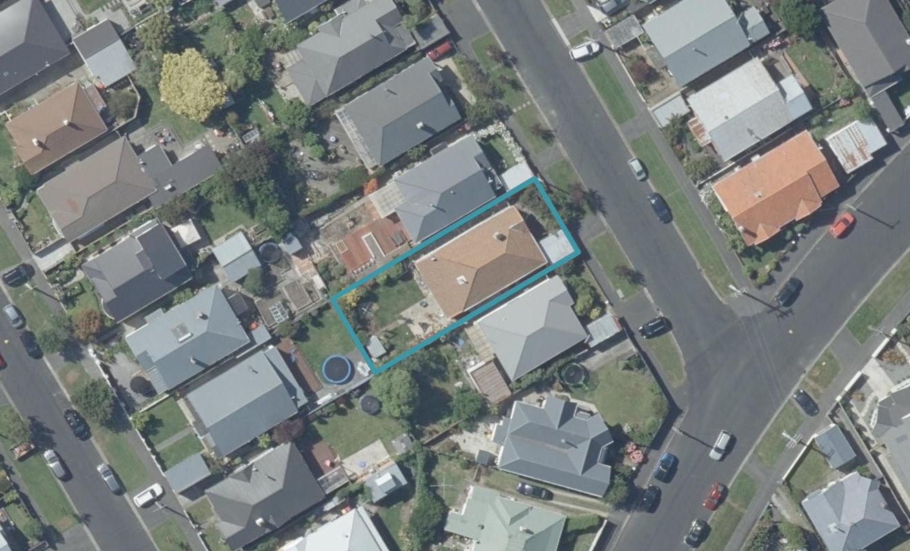 18 West Avenue, Saint Clair, Dunedin - Carousel 1