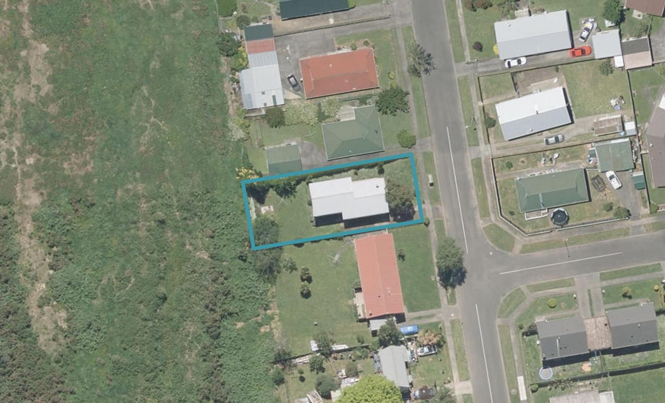 19 Savage Crescent, Aramoho, Whanganui - Carousel 1
