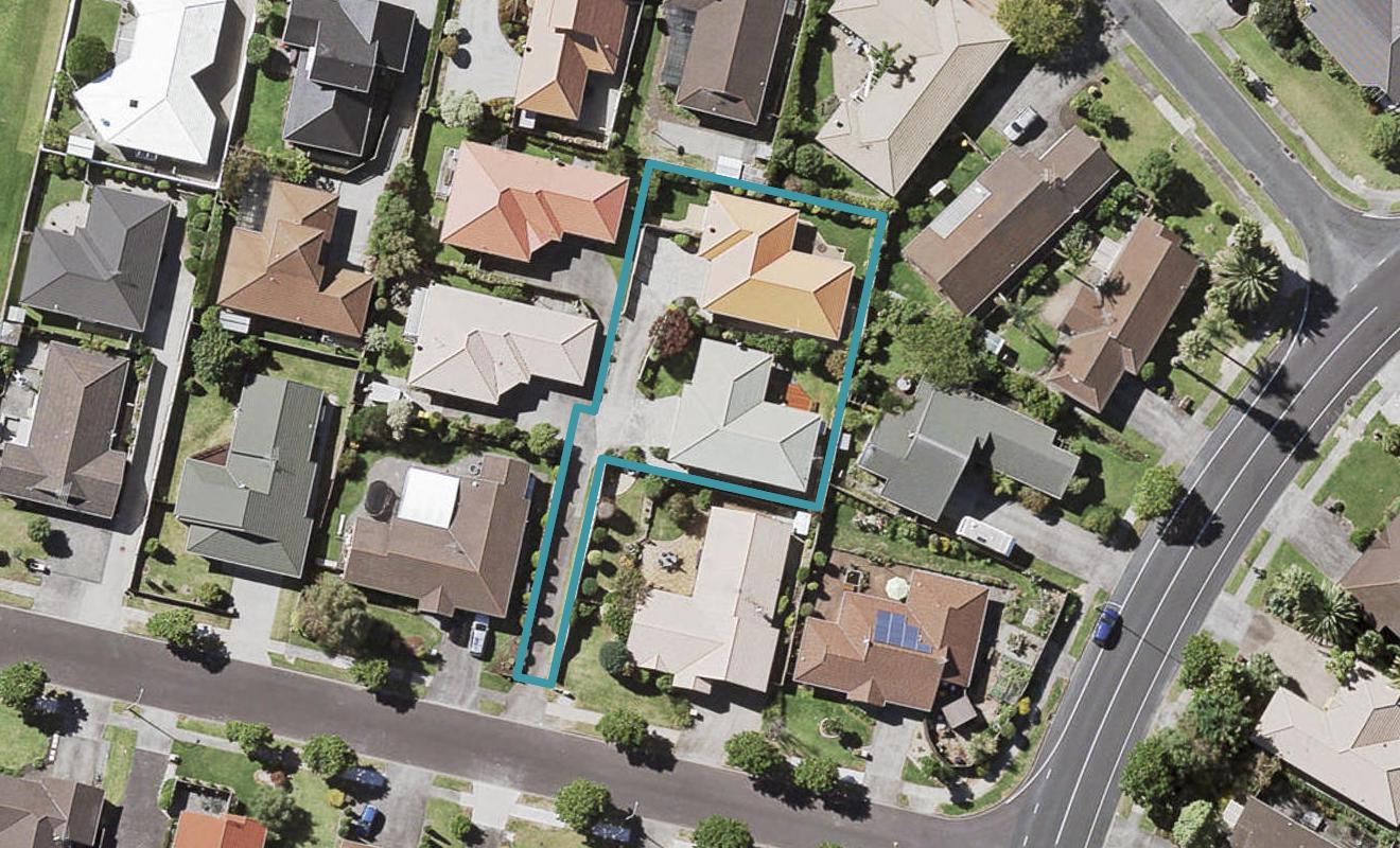 2/5 West Fairway, Golflands, Auckland - Carousel 1
