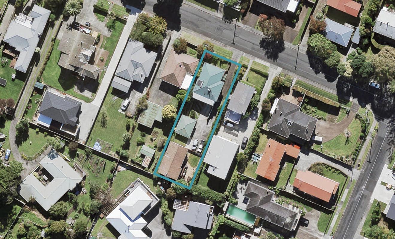 1/20 Bridge Avenue, Te Atatu South, Auckland - Carousel 1