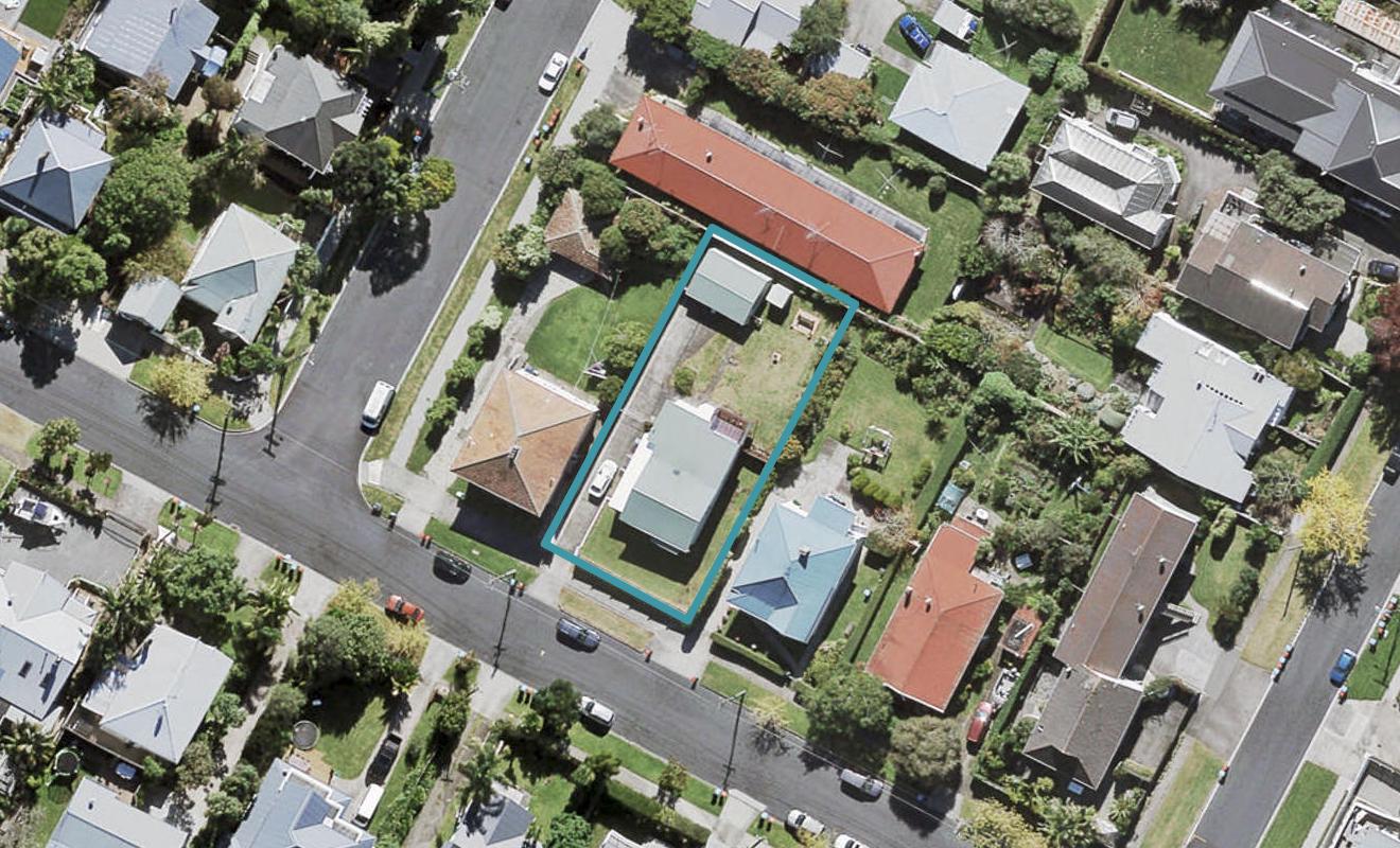 17 Bannerman Road, Morningside, Auckland - Carousel 1