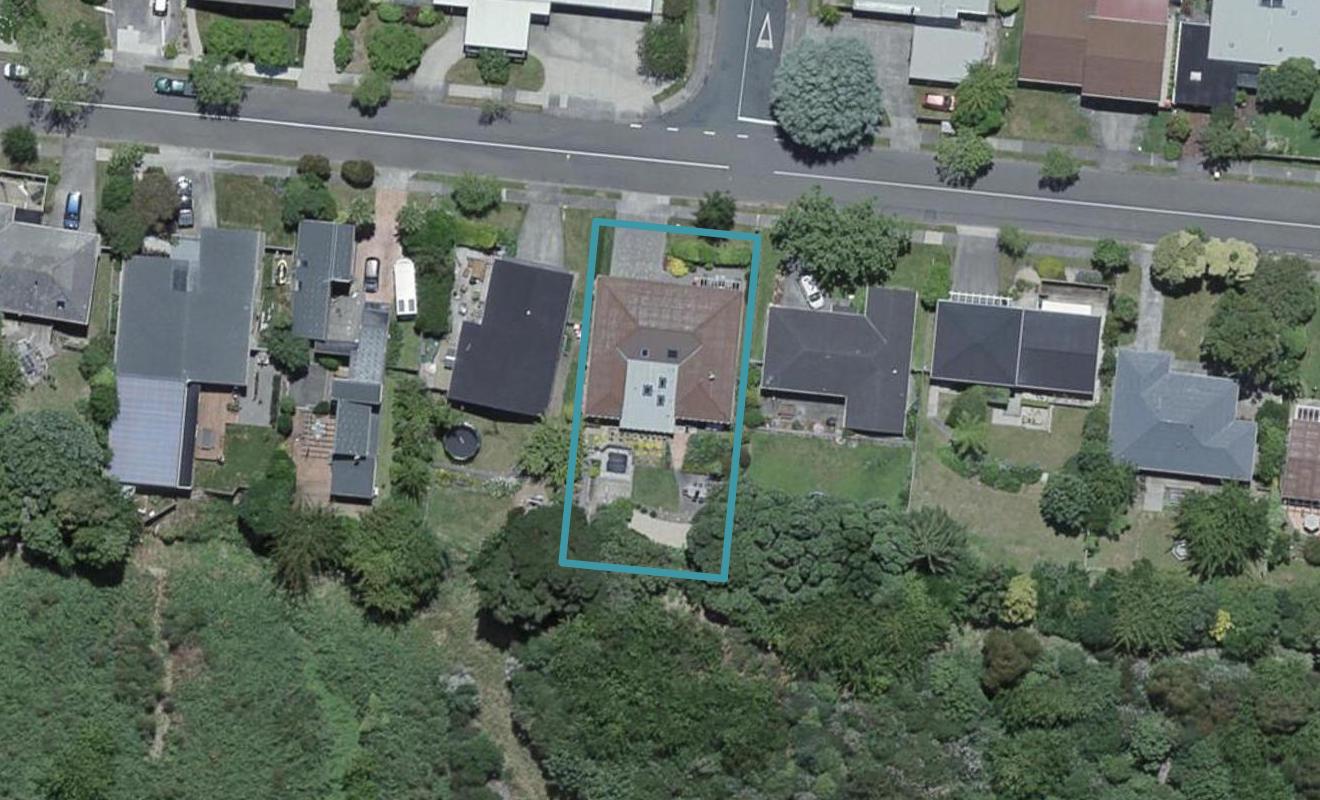 47 Sunrise Boulevard, Tawa, Wellington - Carousel 1