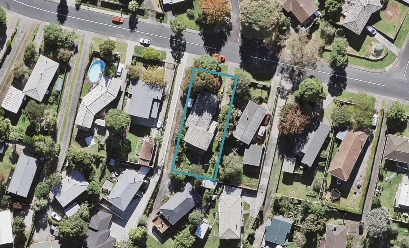 70 Lantana Road, Green Bay, Auckland - Carousel 1