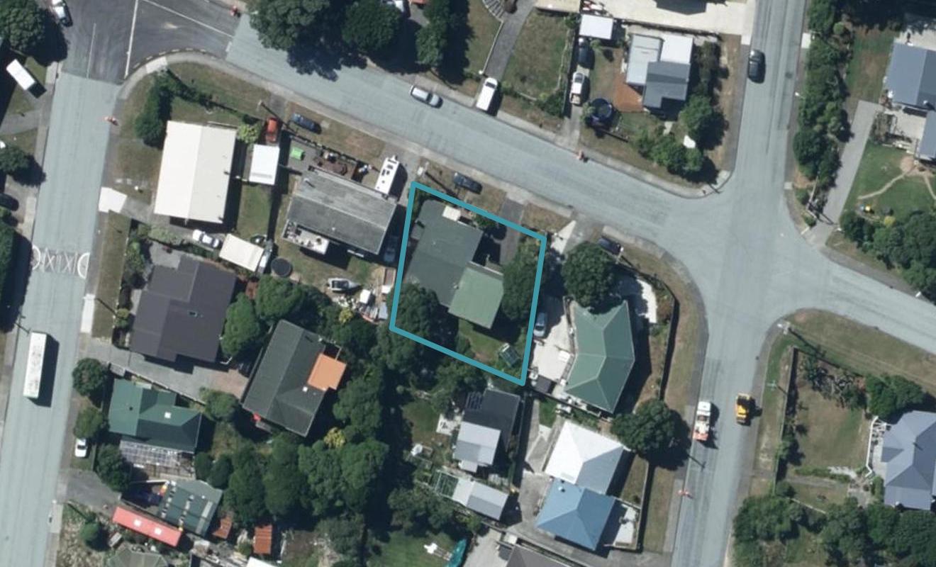 8 John Street, Titahi Bay, Porirua - Carousel 1