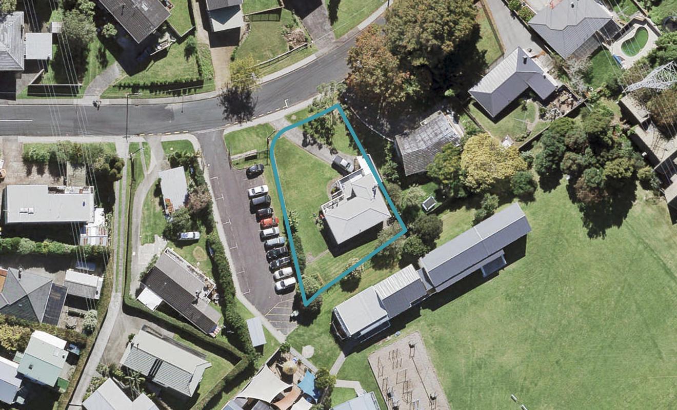 150 Tiroroa Avenue, Te Atatu South, Auckland - Carousel 1