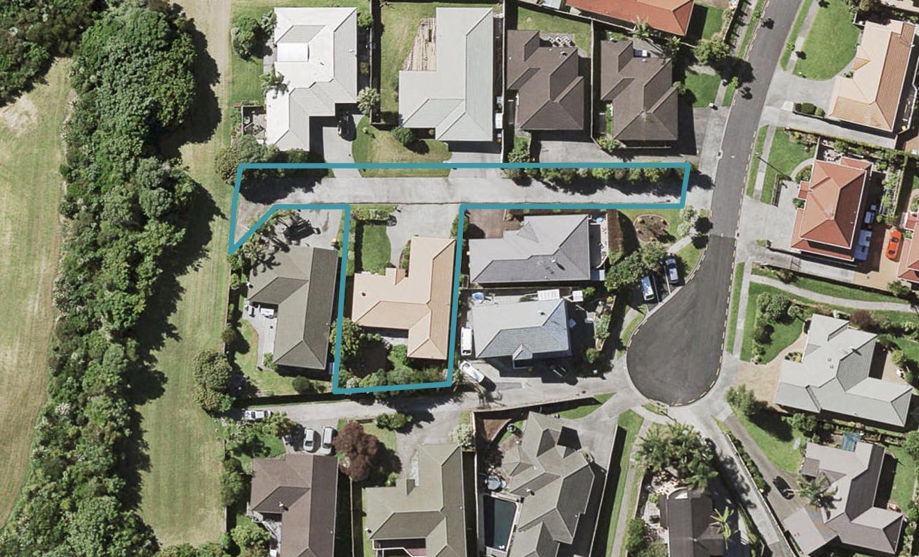 17 Bard Place, Golflands, Auckland - Carousel 1