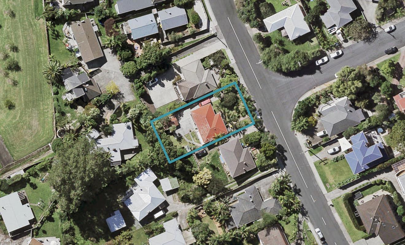 97 Selwyn Crescent, Forrest Hill, Auckland - Carousel 1