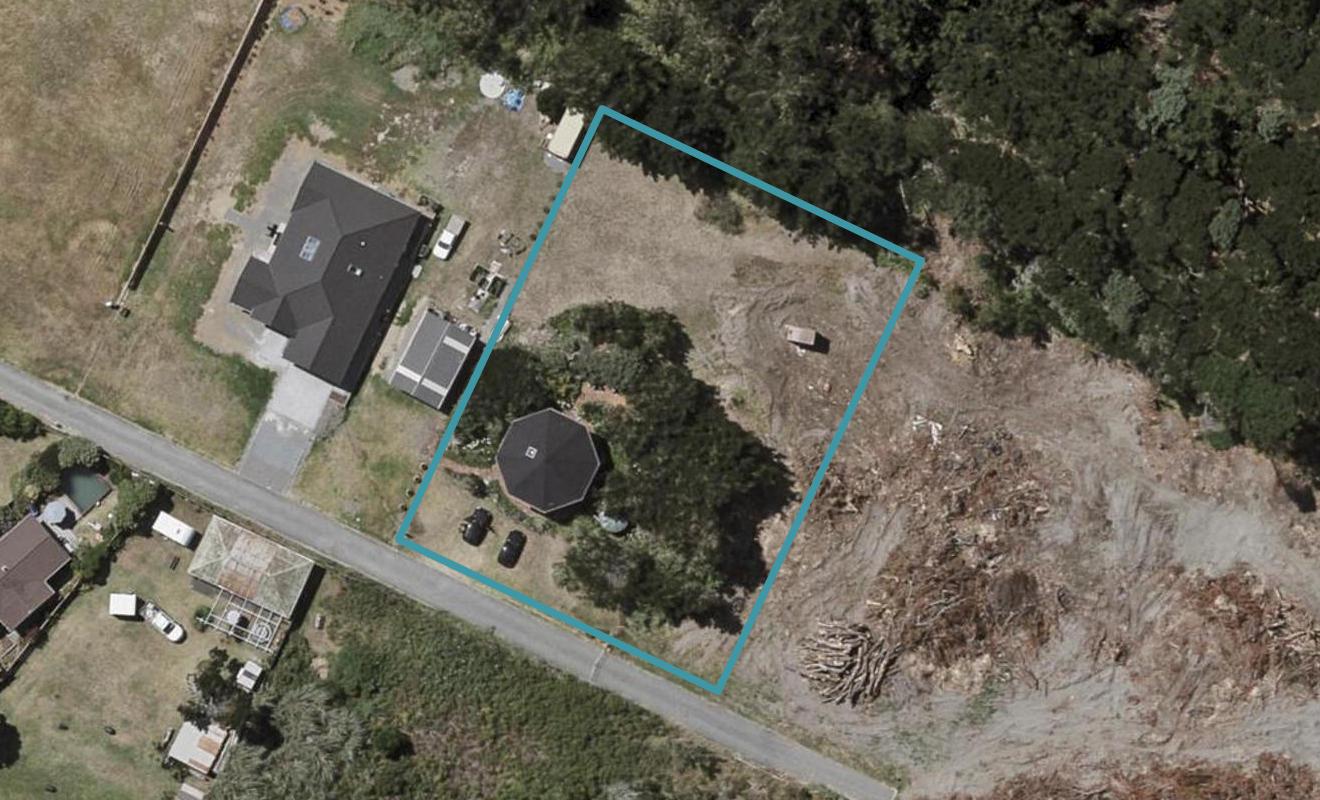 4D Rangiuru Road, Otaki Beach, Otaki - Carousel 1