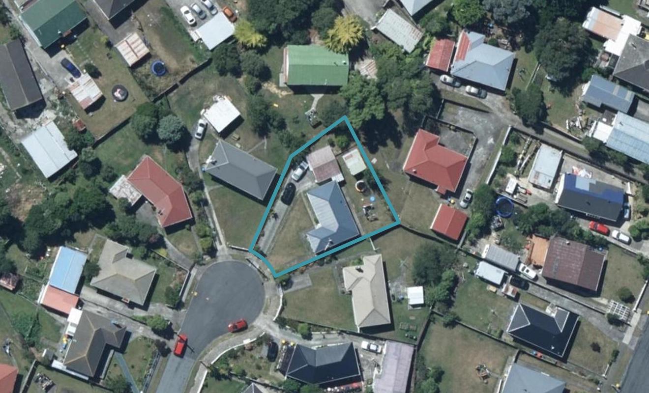 10 Birman Place, Cannons Creek, Porirua - Carousel 1