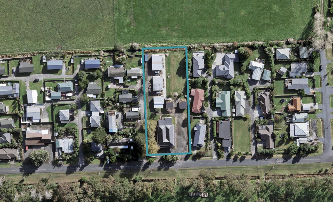 39 Springs Road, Parakai, Helensville - Carousel 1