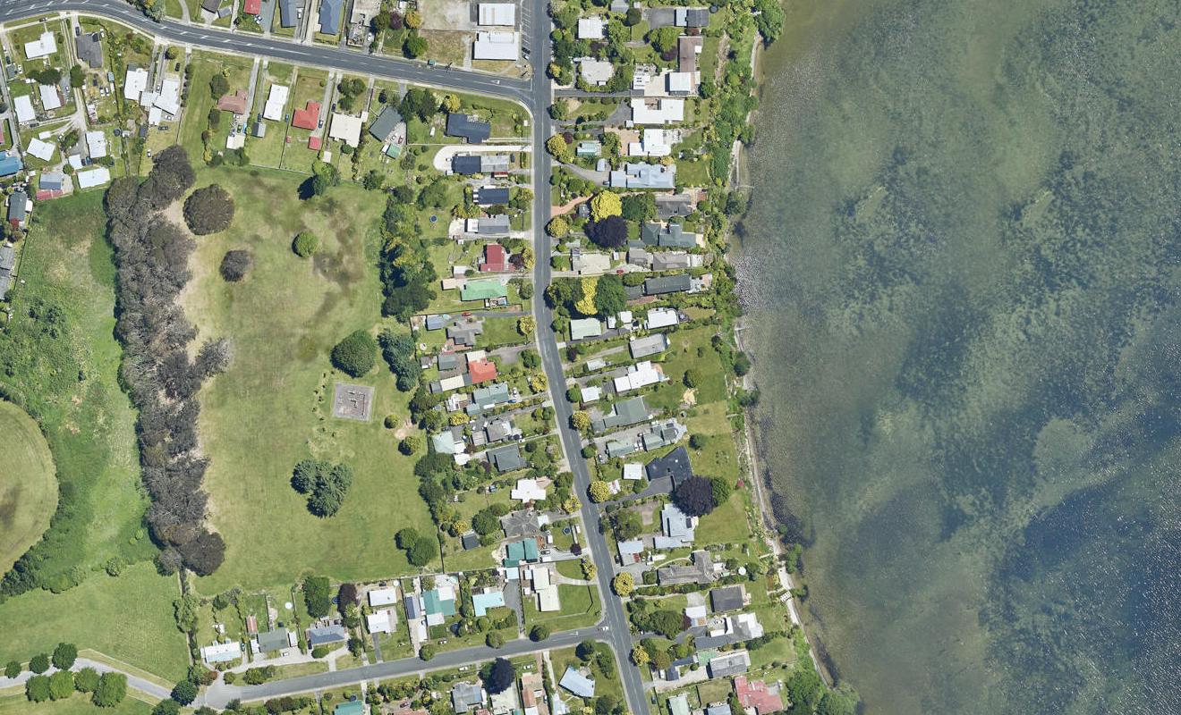 121 Koutu Road, Kawaha Point, Rotorua - Carousel 1