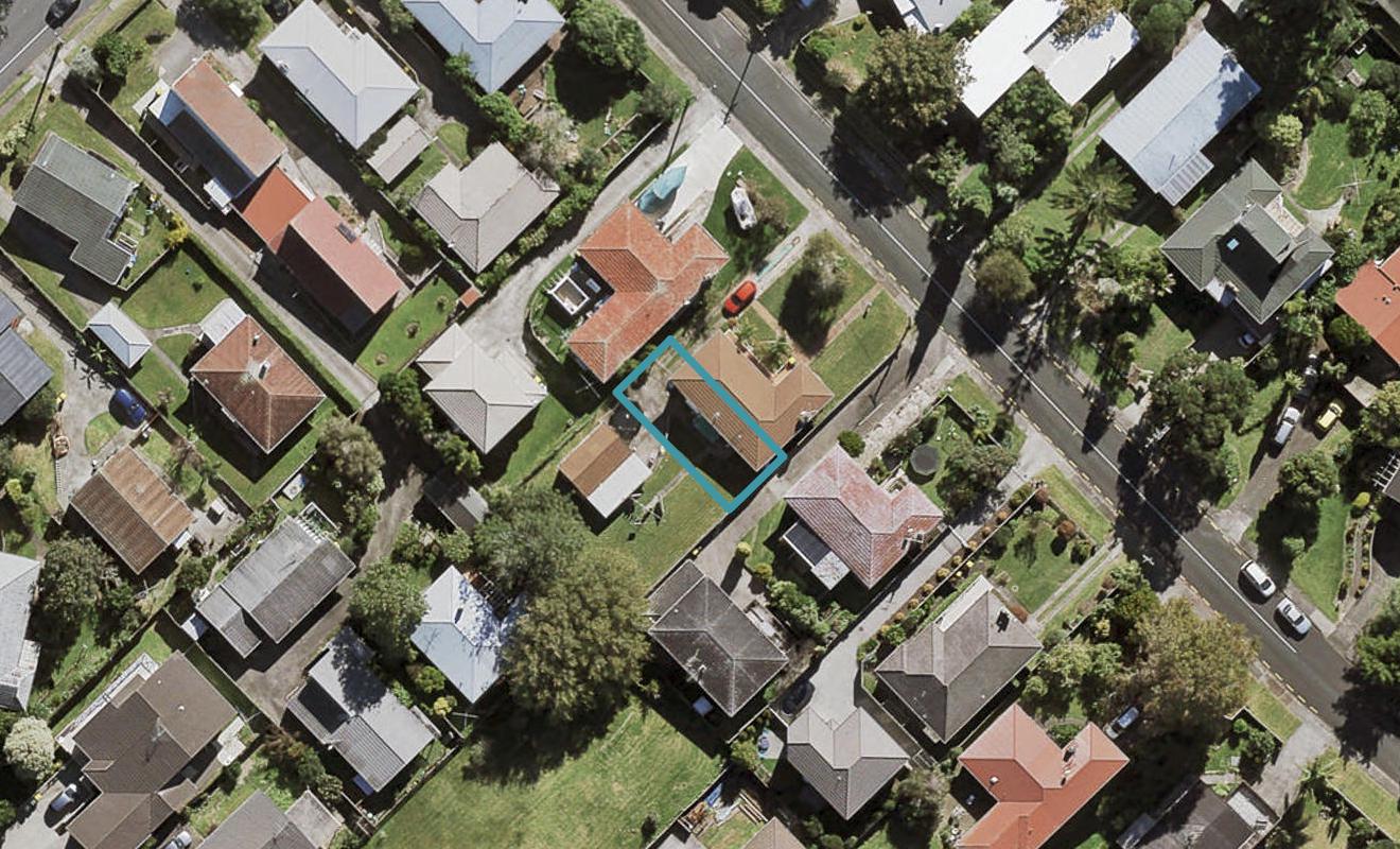 5C Deuxberry Avenue, Northcote, Auckland - Carousel 1