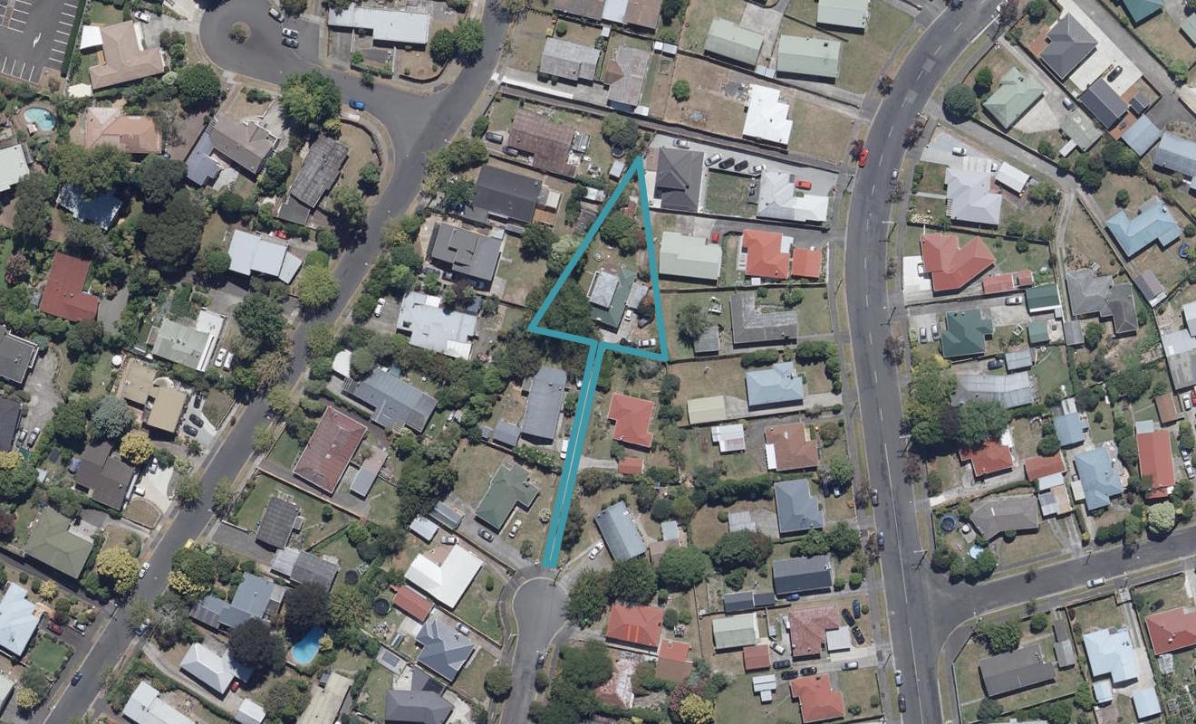 20 Panair Crescent, Hillcrest, Hamilton - Carousel 1
