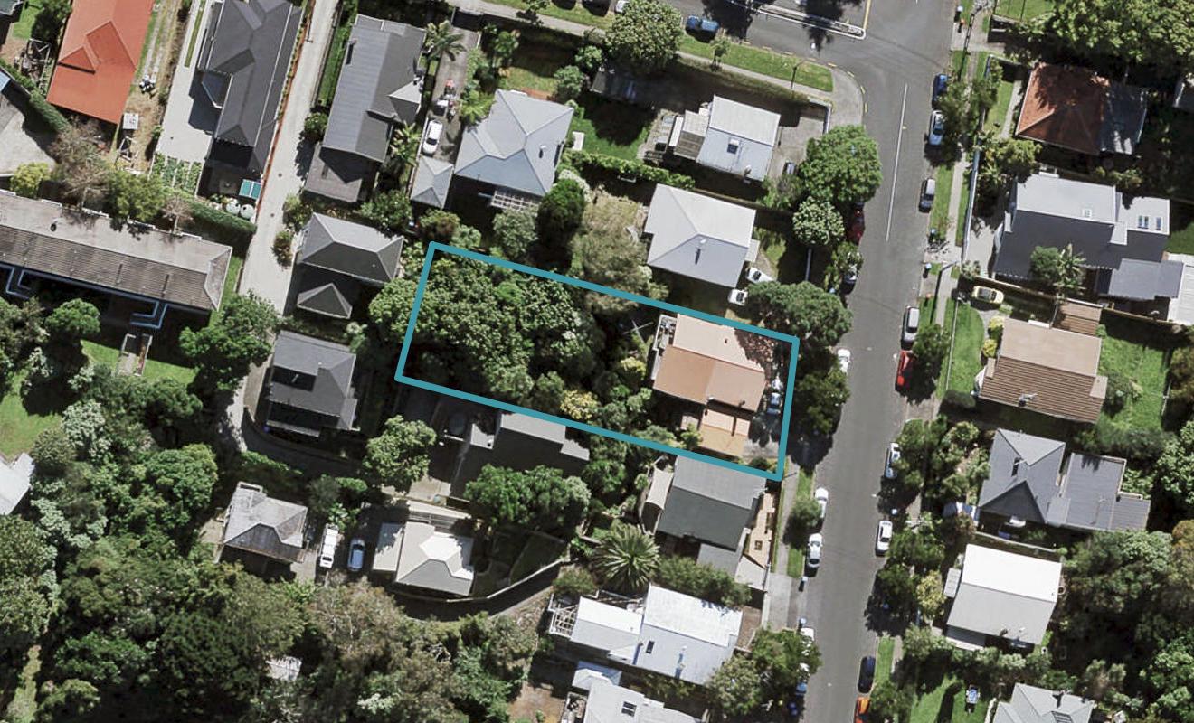 56 Aroha Avenue, Sandringham, Auckland - Carousel 1