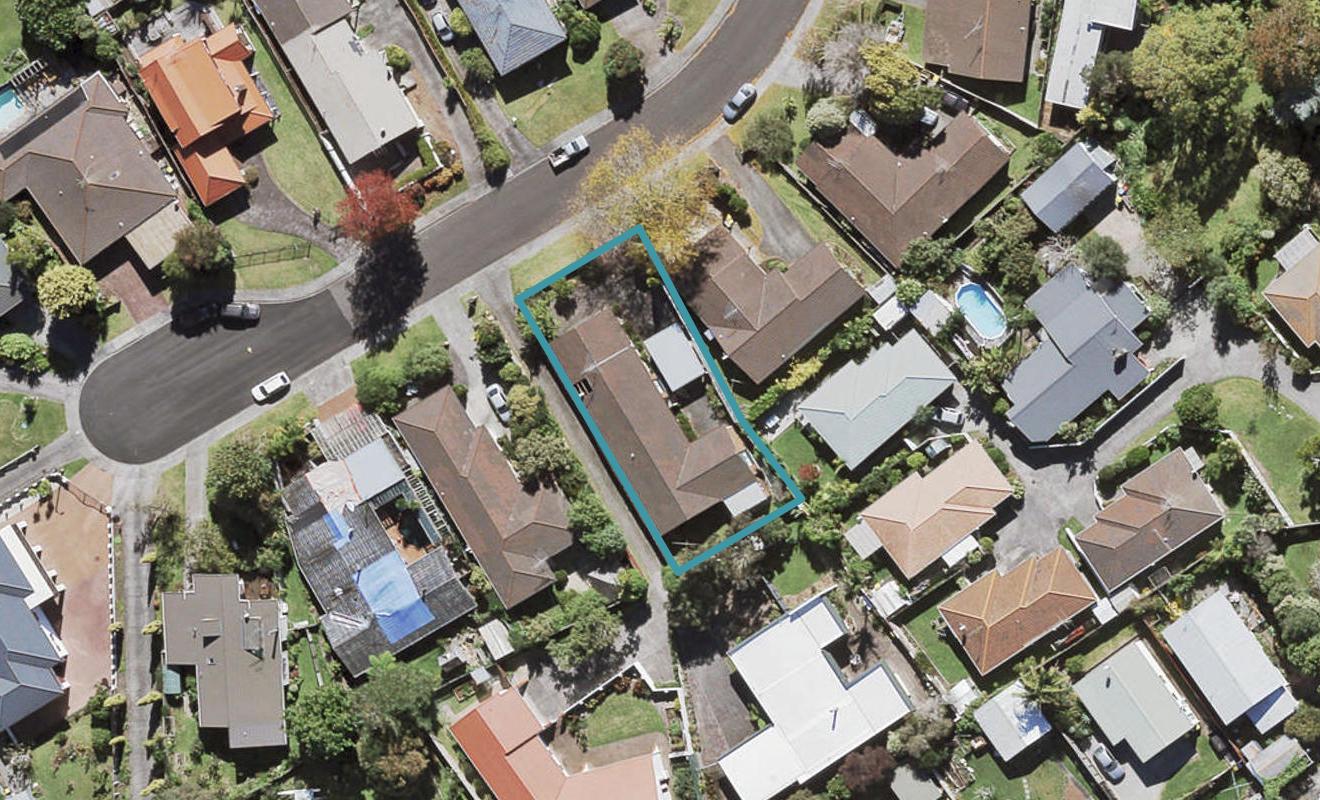 16 Wairata Place, Te Atatu South, Auckland - Carousel 1