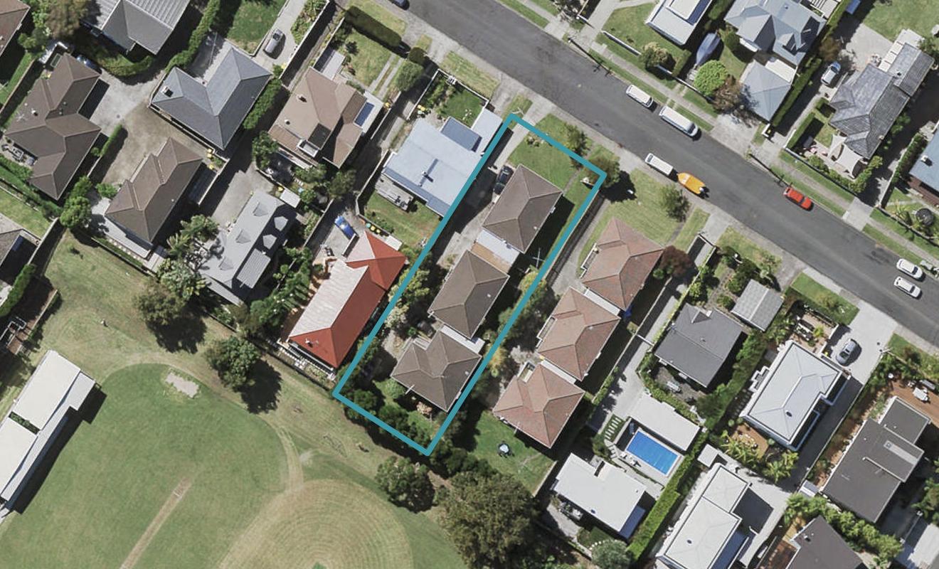 2/9 Waitemata Road, Hauraki, Auckland - Carousel 1