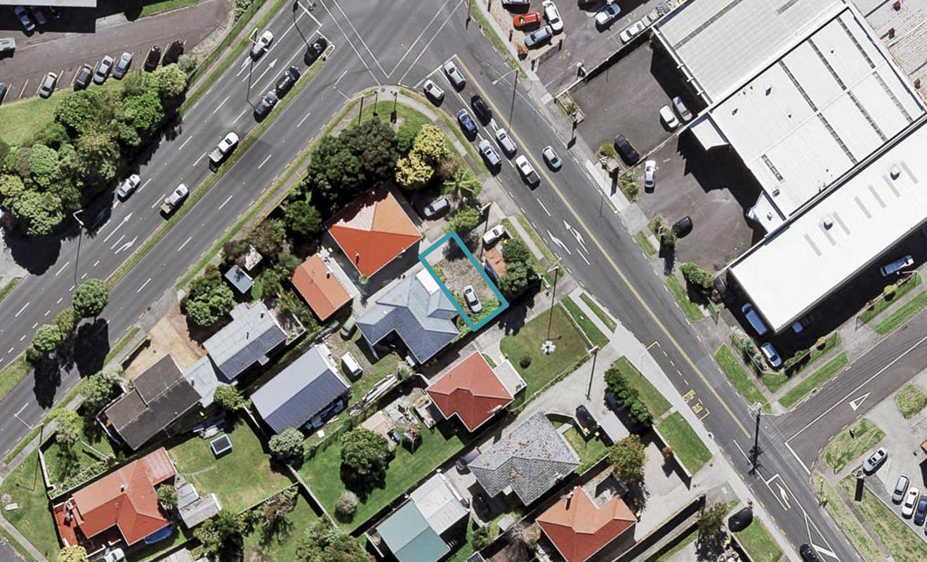 2/26 Binsted Road, New Lynn, Auckland - Carousel 1