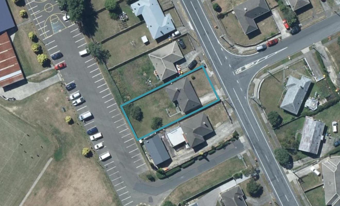 13 Castor Crescent, Cannons Creek, Porirua - Carousel 1