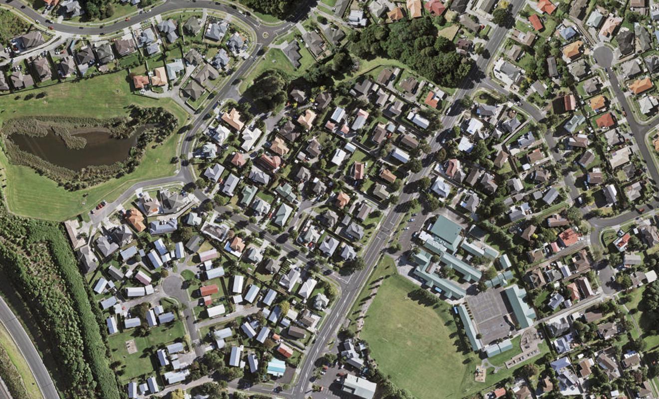 5 Baltic Place, Goodwood Heights, Auckland - Carousel 1