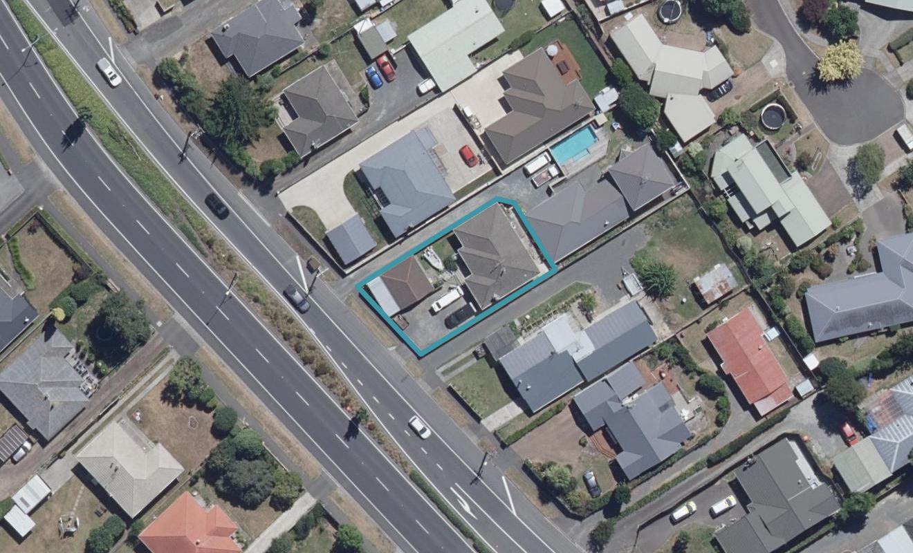 327 Cambridge Road, Hillcrest, Hamilton - Carousel 1