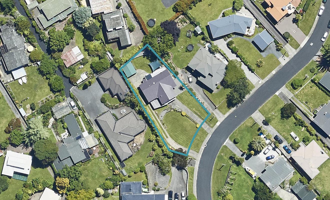 14 Grand Vue Road, Kawaha Point, Rotorua - Carousel 1