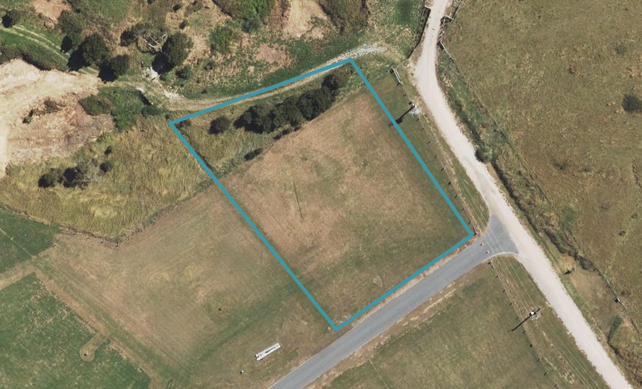 90 Scarlys Way, Okitu, Gisborne - Carousel 1