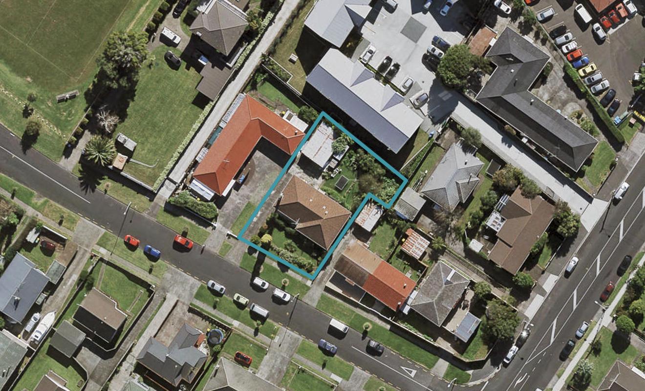 5 Kingswood Road, Papatoetoe, Auckland - Carousel 1