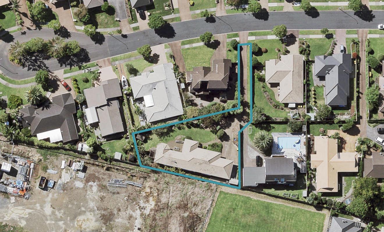 18 Simon Owen Place, Golflands, Auckland - Carousel 1