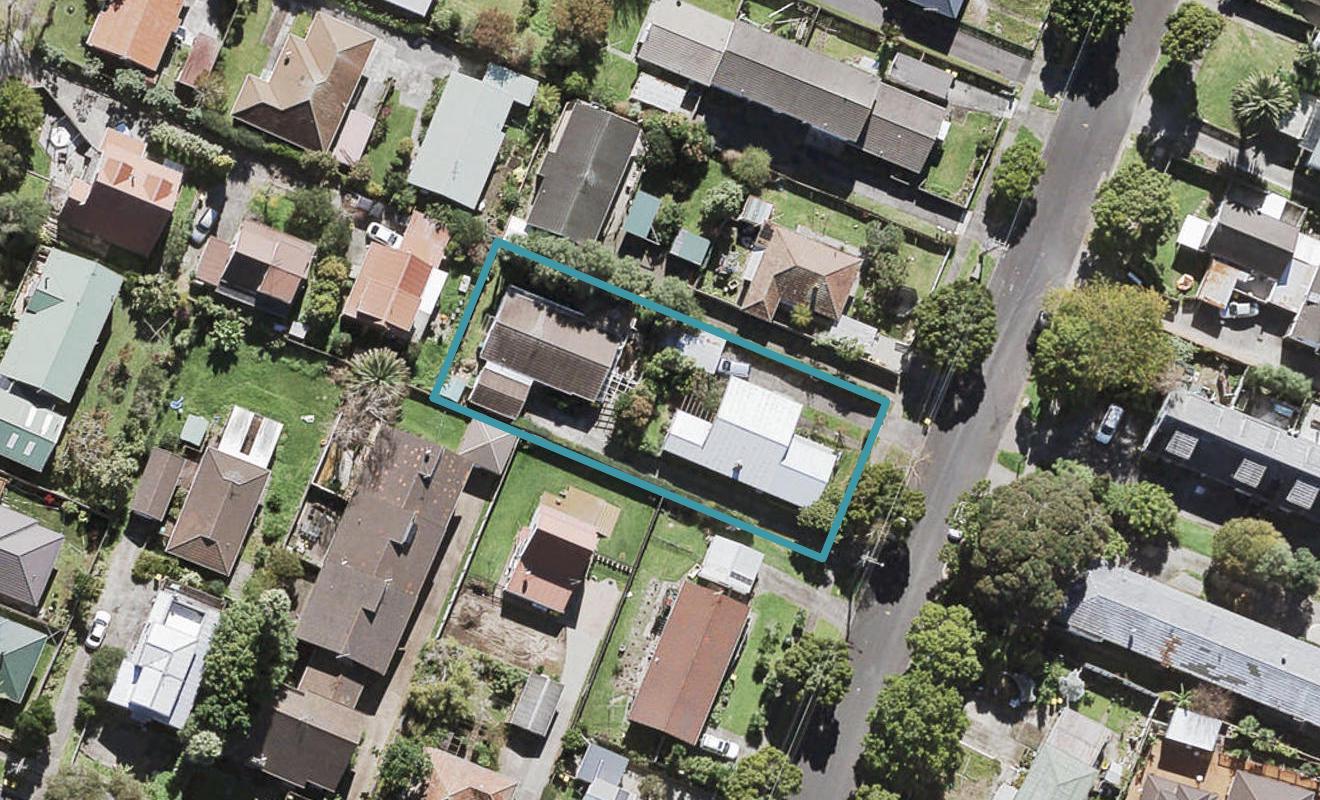 4 Koromiko Street, New Lynn, Auckland - Carousel 1