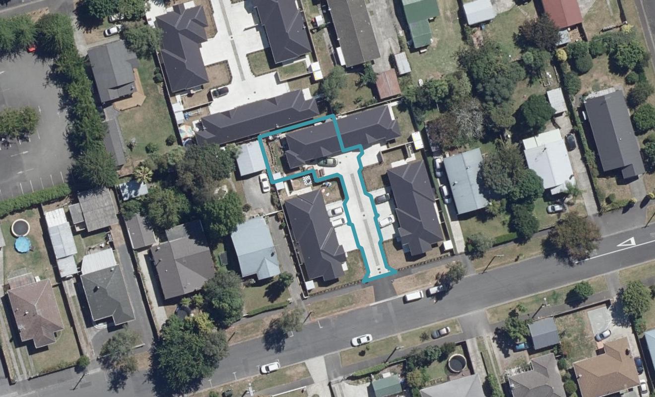 3/11 Oxford Street, Fairfield, Hamilton - Carousel 1
