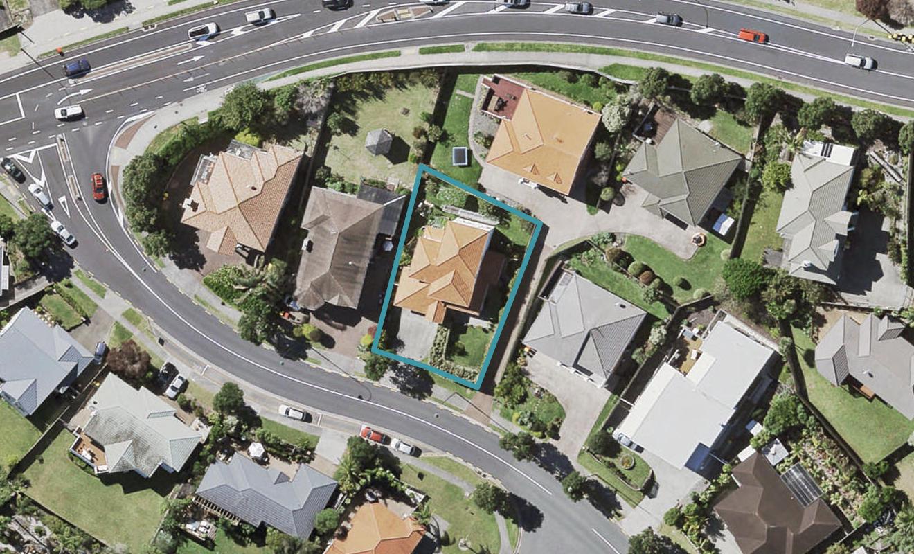 6 Graham Collins Drive, Windsor Park, Auckland - Carousel 1