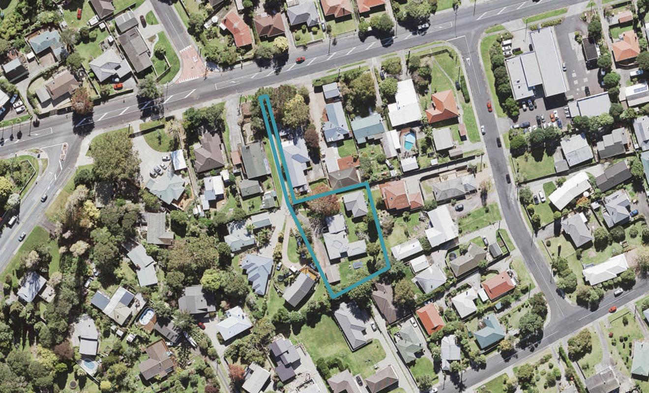 92A Godley Road, Green Bay, Auckland - Carousel 1