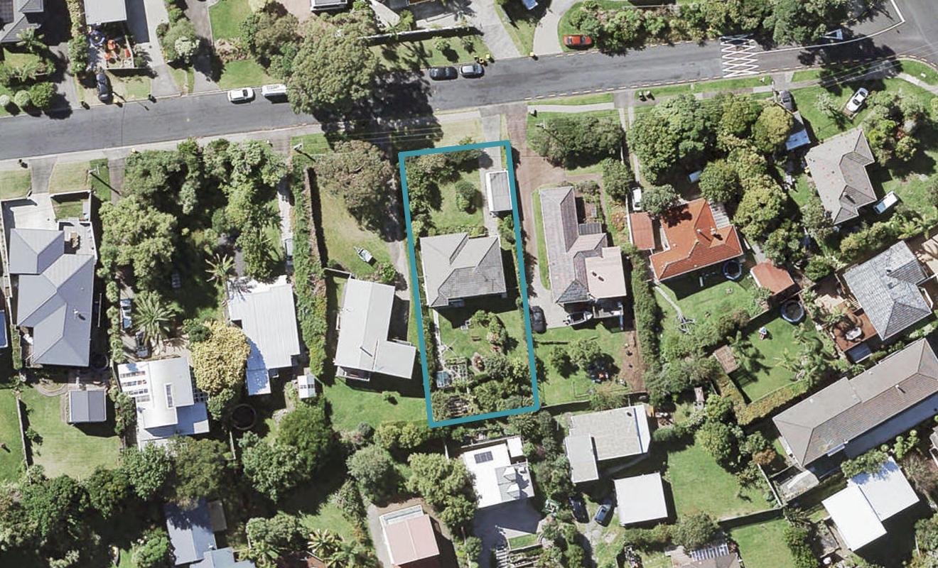 6 Wyoming Avenue, Murrays Bay, Auckland - Carousel 1