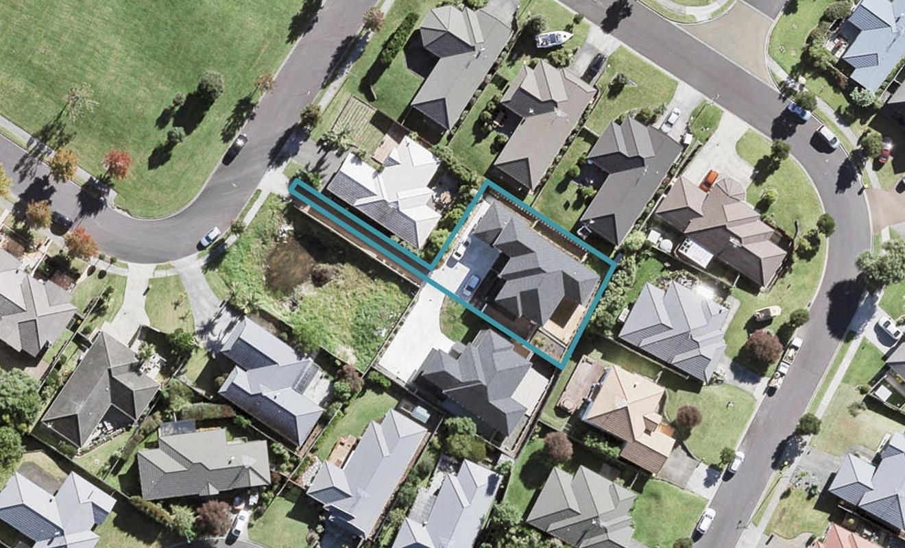 15 Gleanor Avenue, Oteha, Auckland - Carousel 1