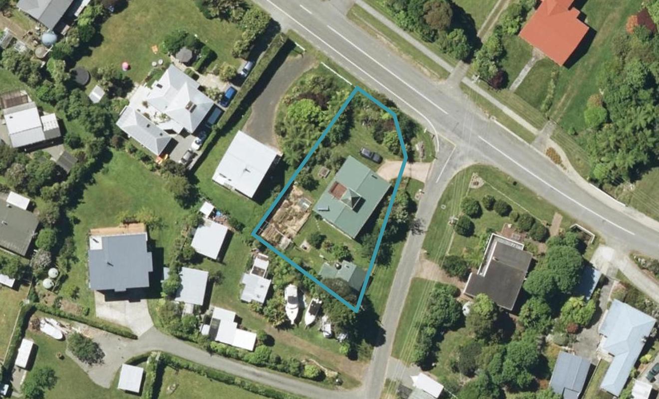 2324 Queen Charlotte Drive, Ngakuta Bay - Carousel 1