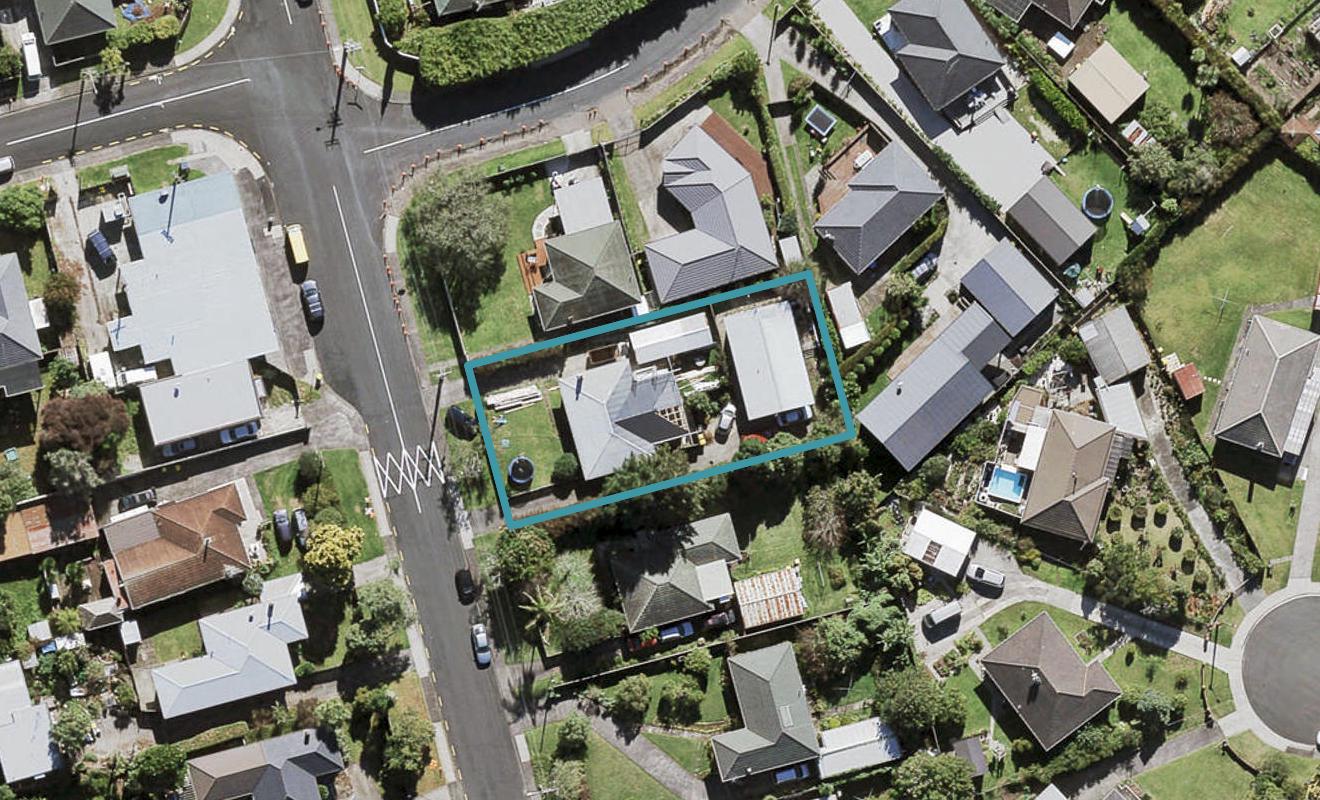 40 Neil Avenue, Te Atatu Peninsula, Auckland - Carousel 1