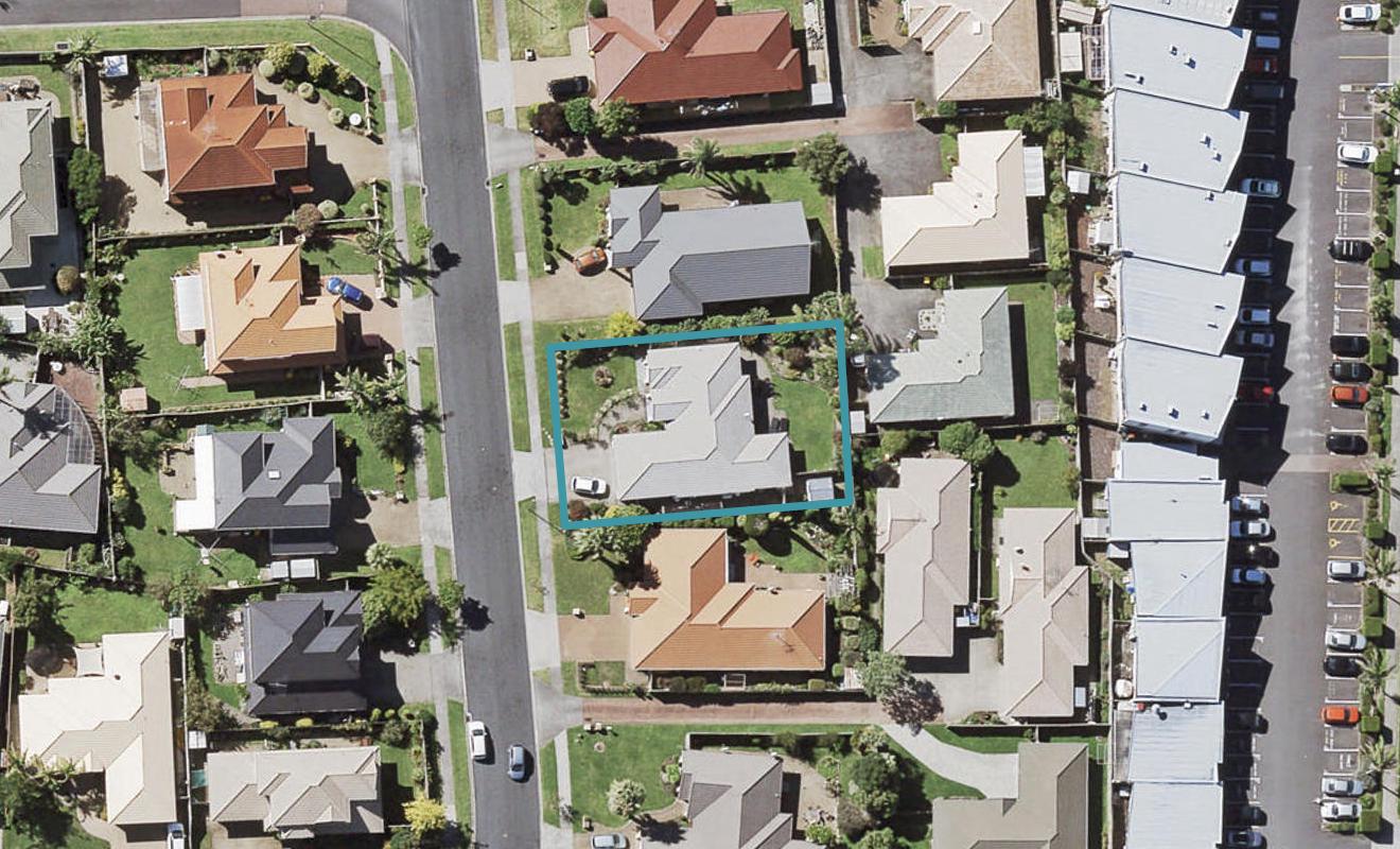 92 Bob Charles Drive, Golflands, Auckland - Carousel 1