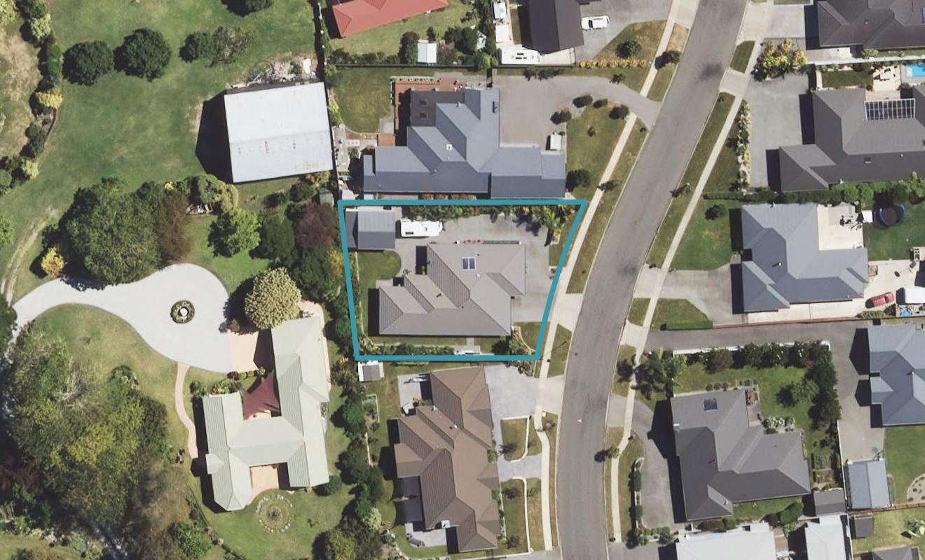 6 Charteris Rise, Riverdale, Gisborne - Carousel 1