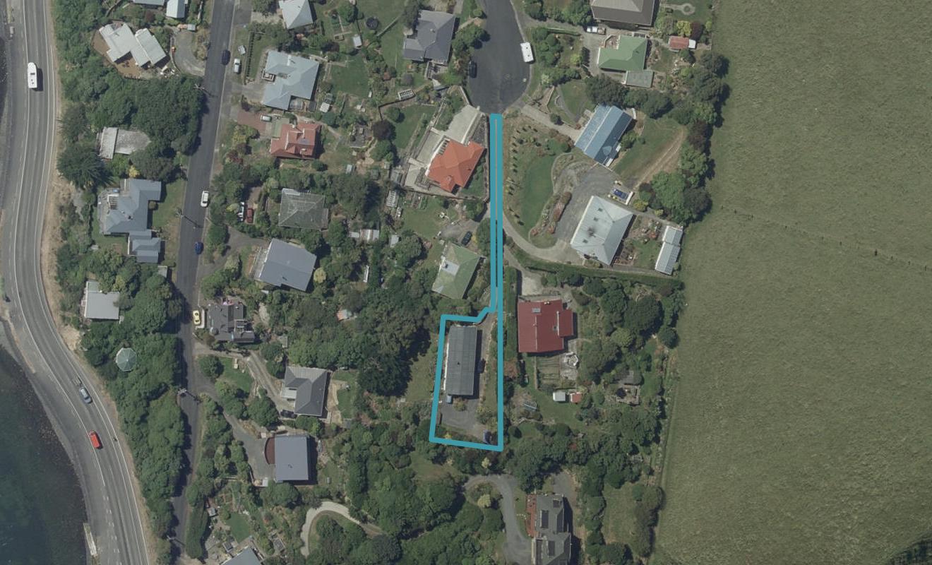 35 Bayne Terrace, Macandrew Bay, Dunedin - Carousel 1