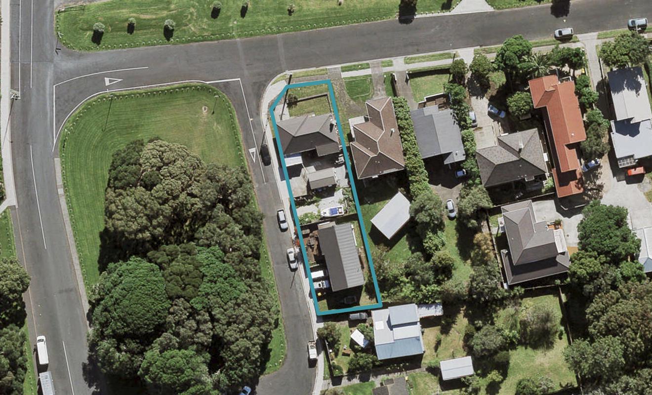 4A Waterfront Road, Mangere Bridge, Auckland - Carousel 1