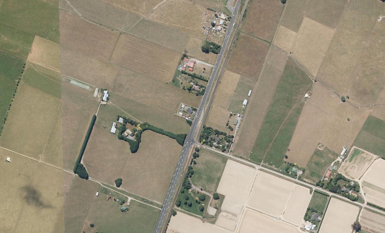 956 State Highway 1, Manakau, Levin - Carousel 1