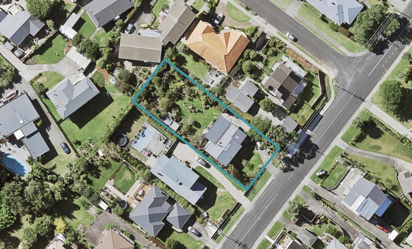 34 Litten Road, Cockle Bay, Auckland - Carousel 1