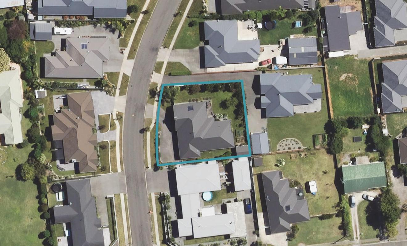 3 Charteris Rise, Riverdale, Gisborne - Carousel 1