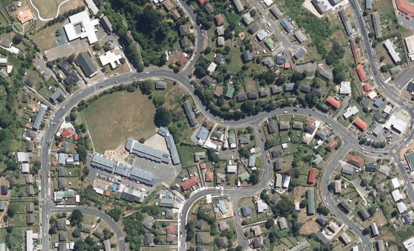 180 Mungavin Avenue, Cannons Creek, Porirua - Carousel 1